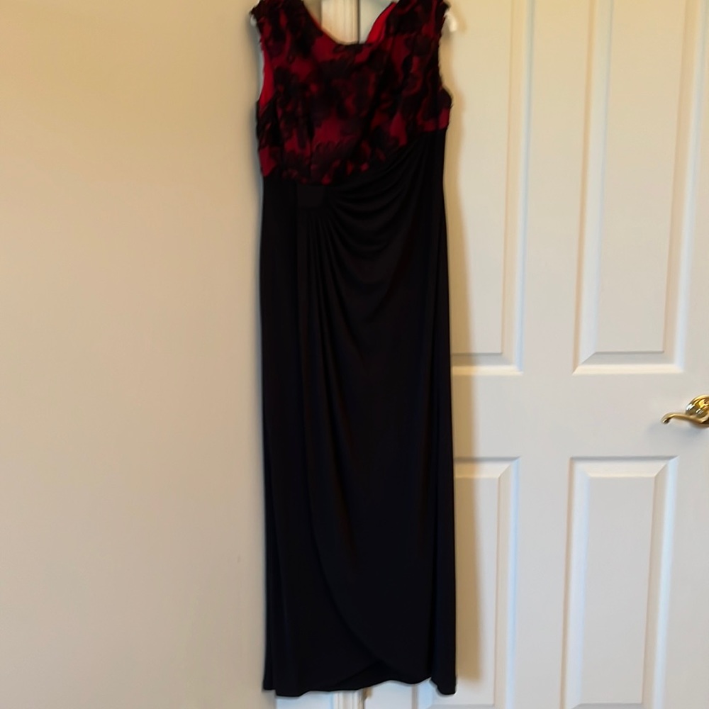 NWOT GOWN